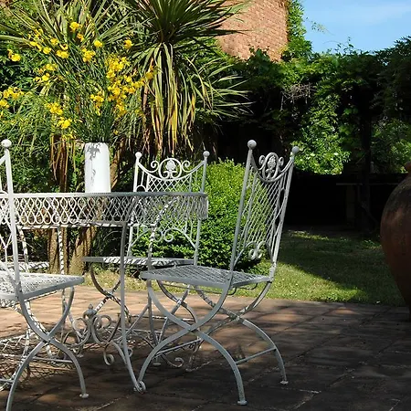 Κατάλυμα σε φάρμα Podere Santaadele *